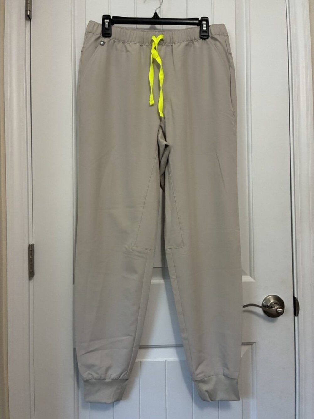 Figs Scrub Tansen Jogger In Tan Size MT 32” x 32”